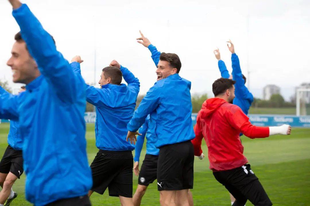 包含阿拉维斯主场势如破竹,连续大胜的词条 包含阿拉维斯主场势如破竹,连续大胜的词条