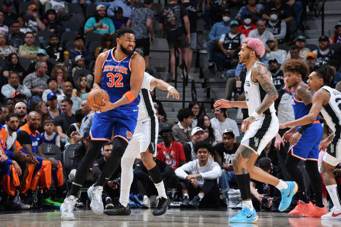 雄鹿主场落败，球员寻找反击之道