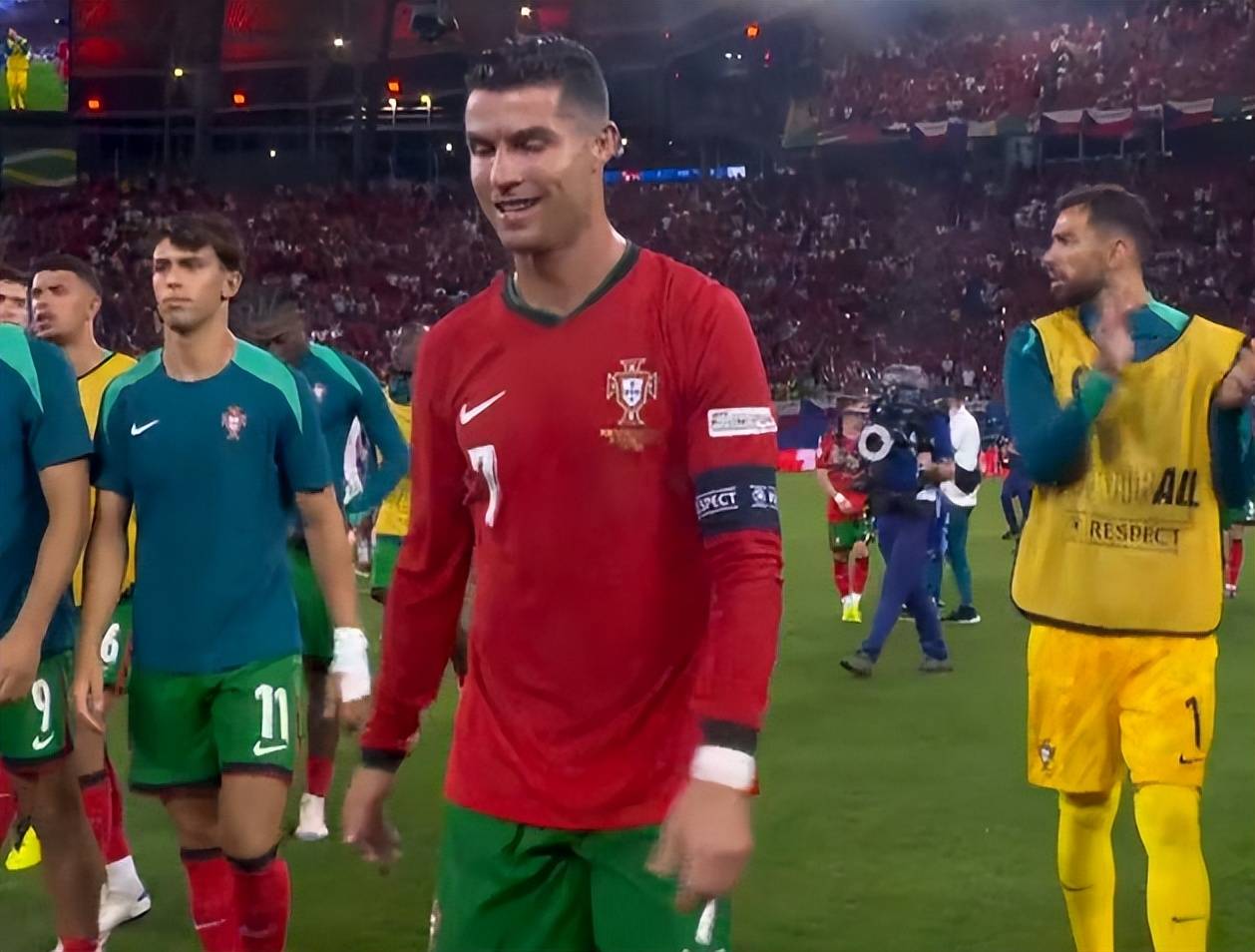 葡萄牙队在面对克里特的比赛中获得三分