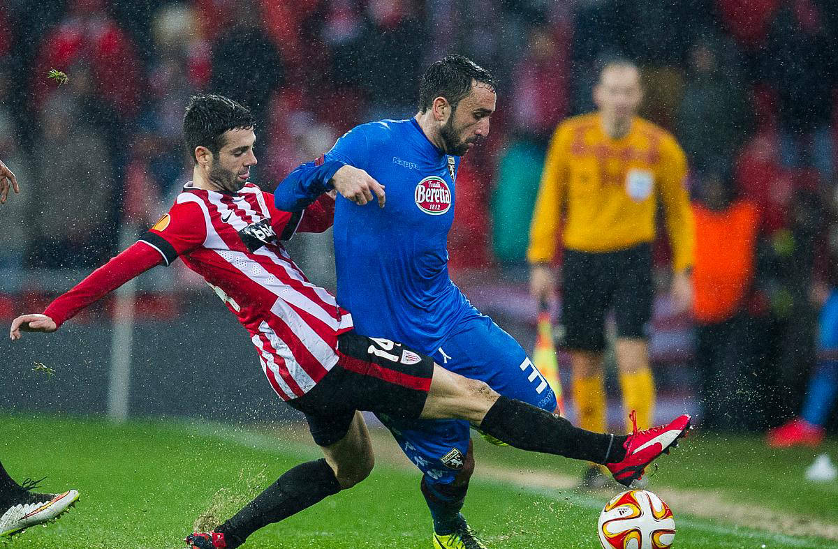 比利亚雷尔击败对手，豪取联赛三连胜的简单介绍