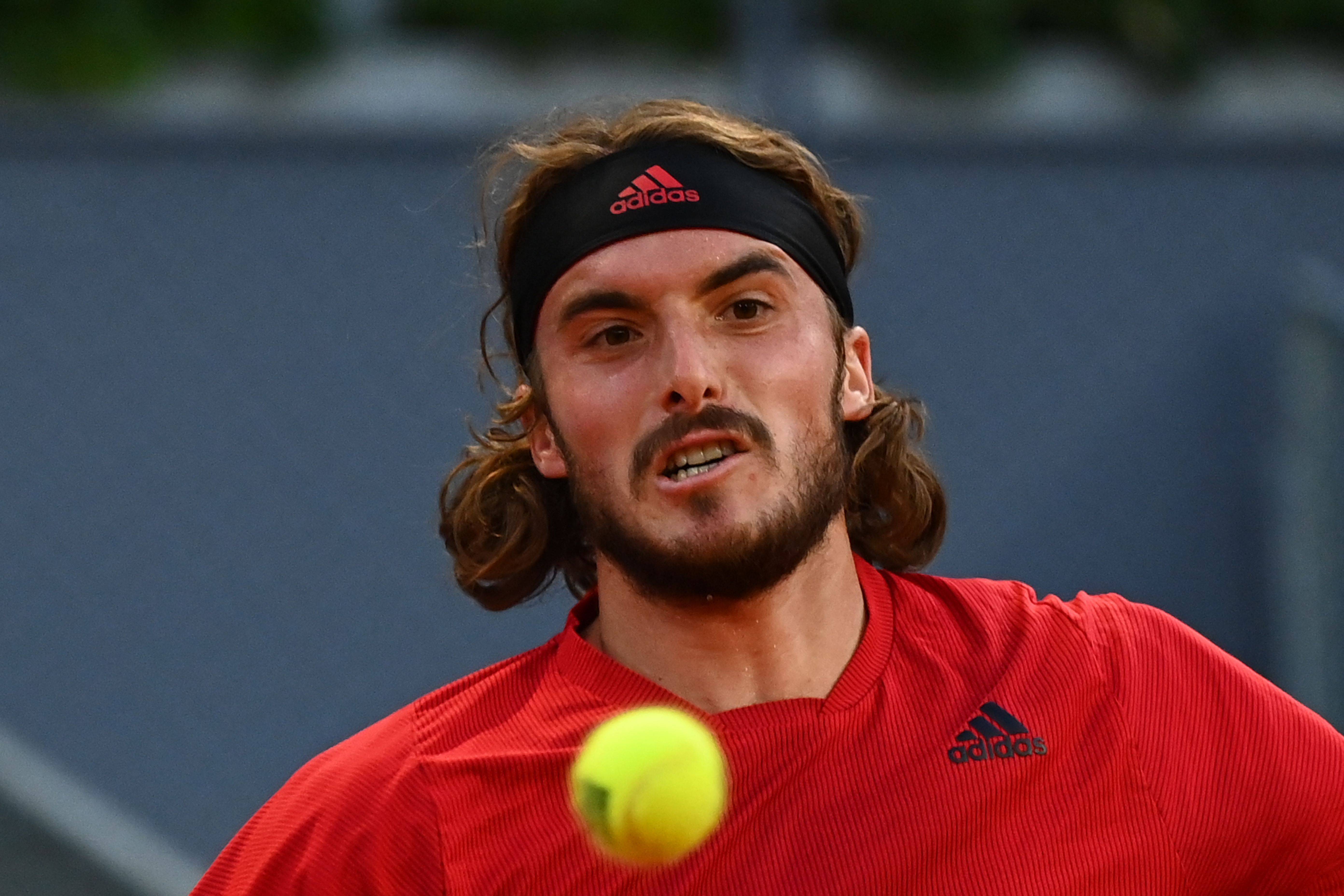 关于欧洲网球队翻盘英国网球队，西西帕斯统治全场的信息