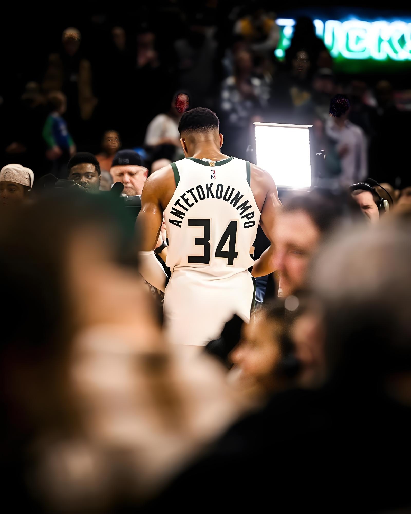 雄鹿主场完胜热火，继续领跑东部