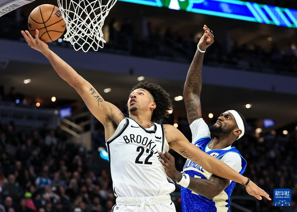 -篮网轻取雄鹿，福克斯点燃赛场的简单介绍