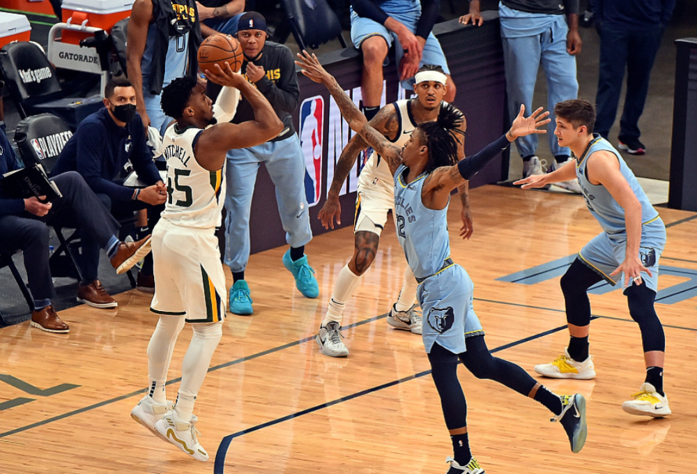 开云体育APP下载-国王鏖战爵士，莫兰特统治全场