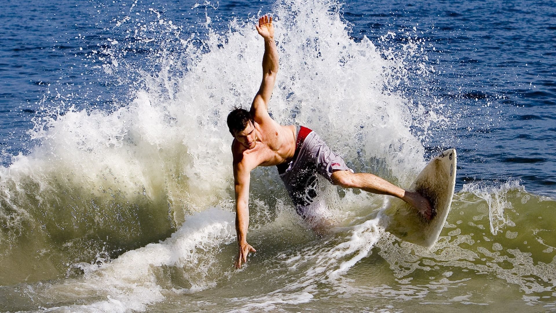 拉文单节狂飙定胜局 森林狼多点开花击溃广厦