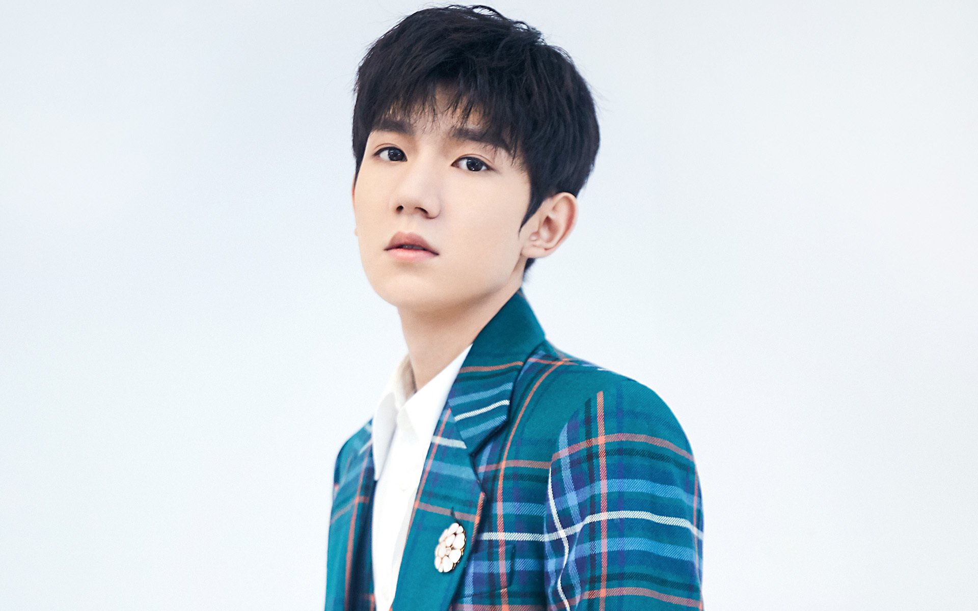 开云体育APP下载-当尼克斯的橙蓝浪潮席卷欧冠战场，一场决胜局的心理围猎